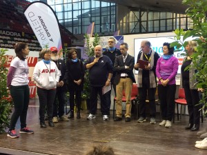 fotografia di gruppo: presentazione delle associazioni partecipanti alla Run4Charity 2017 durante la Maratona di Reggio Emilia - www.aimareggioemilia.it