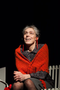 Fotografia di scena, "La Costanza dell'Ombra" di Ablaffina Teatro, spettacolo dell'1 aprile 2023 al Teatro Metropolis di Bibbiano a sostegno di AIMA Reggio Emilia