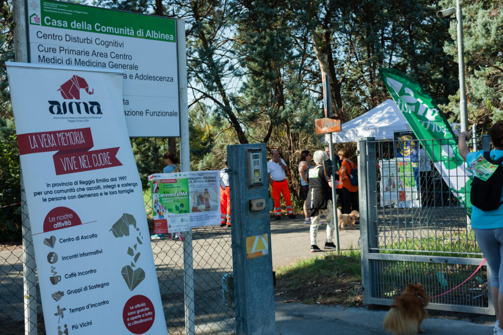Parco della RSR di Albinea durante la CamminAIMA, camminata solidale in occasione della Giornata Mondiale Alzheimer di domenica 21 settembre 2025