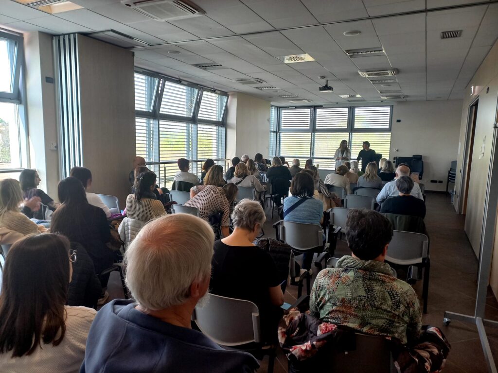 SABATO 12 APRILE 2025, “Stare accanto alla persona con demenza dal pomeriggio alla notte… cosa e come posso fare?”, Casa della Salute di Montecchio Emilia, momento informativo organizzato da Unione Val d'Enza, AUSL e AIMA Reggio Emilia