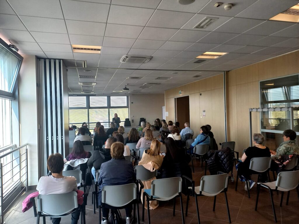 SABATO 12 APRILE 2025, “Stare accanto alla persona con demenza dal pomeriggio alla notte… cosa e come posso fare?”, Casa della Salute di Montecchio Emilia, momento informativo organizzato da Unione Val d'Enza, AUSL e AIMA Reggio Emilia