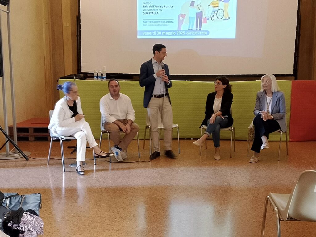 incontro informativo teatralizzato “Il viaggio del Caregiver” che si è tenuto in occasione del Caregiver Day presso la Sala dell’Antico Portico di Guastalla