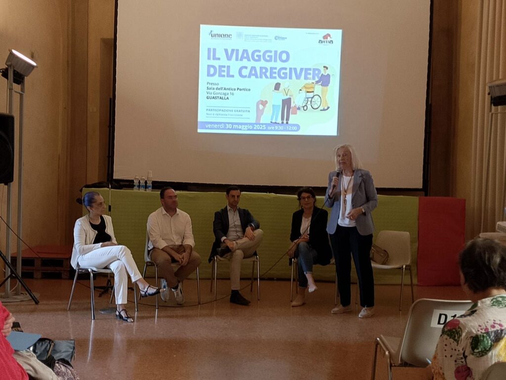 incontro informativo teatralizzato “Il viaggio del Caregiver” che si è tenuto in occasione del Caregiver Day presso la Sala dell’Antico Portico di Guastalla