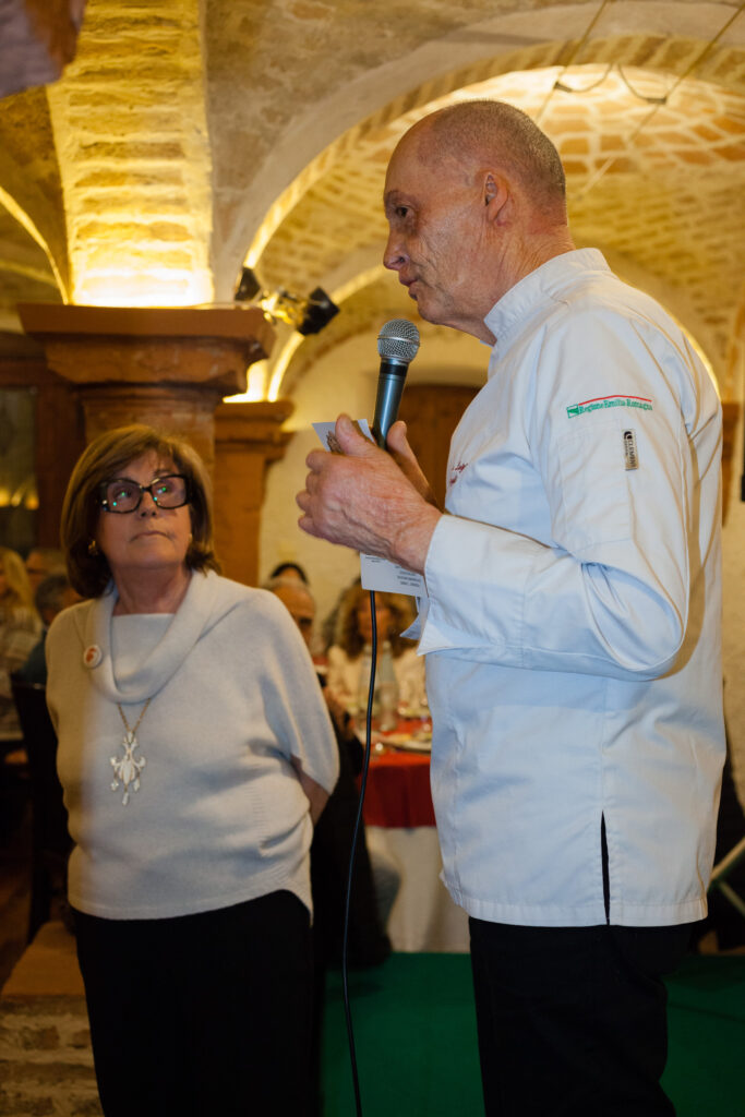 I Presidenti di AIMA Associazione Italiana Malattia di Alzheimer Reggio Emilia ODV e della Congrega dei Liffi - cena di beneficenza di venerdì 13 marzo 2026